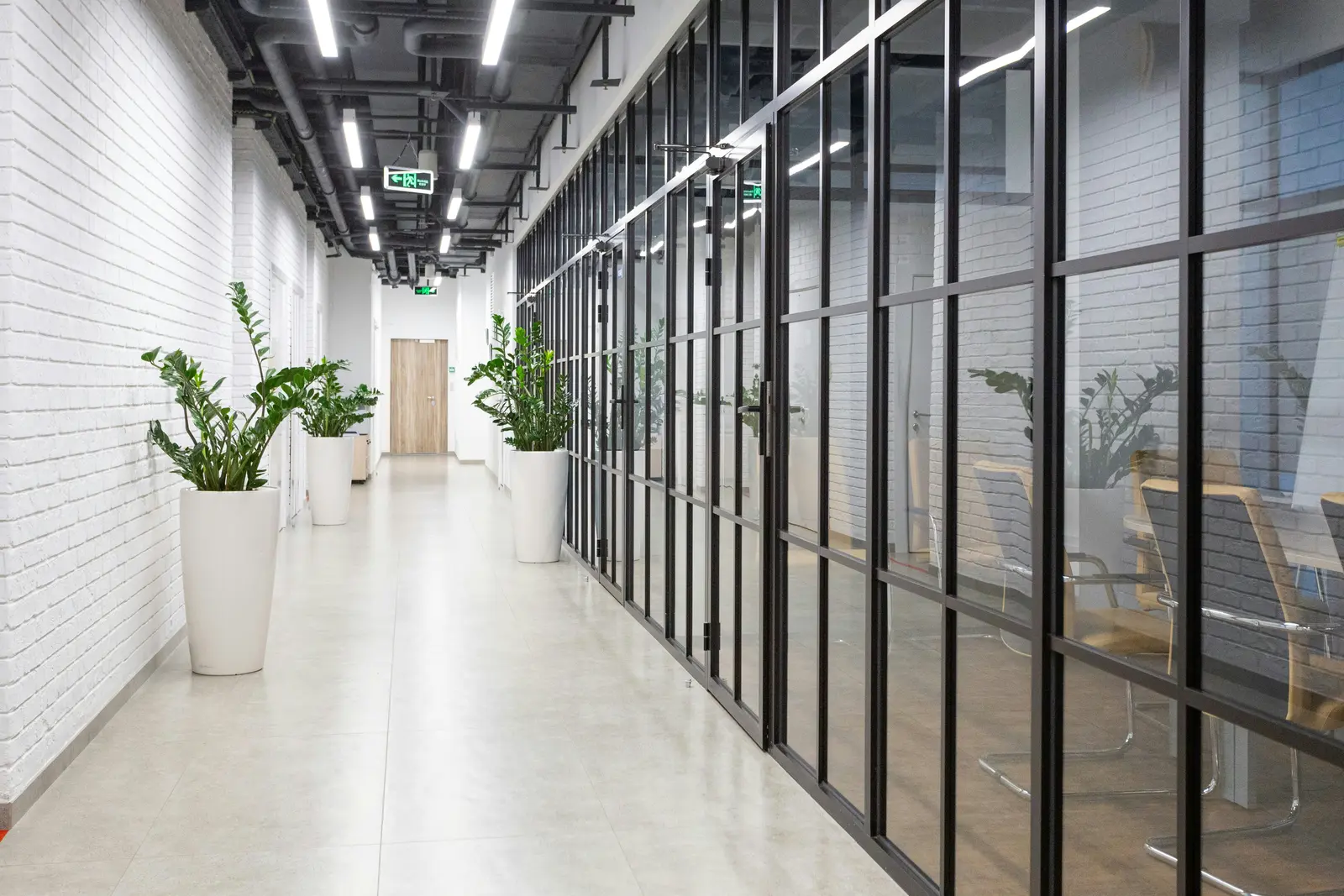 Private serviced office corridor at Desert Pearl Business Center Al Garhoud